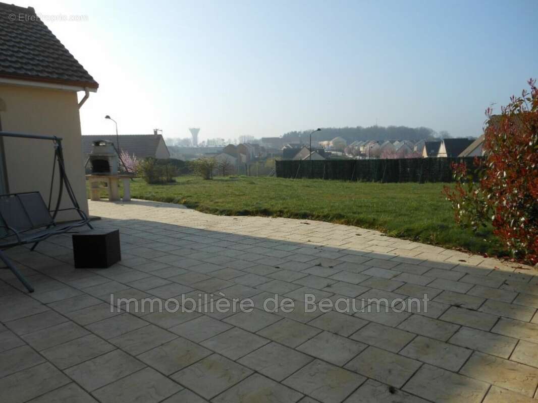 Maison à SAINT-SEBASTIEN-DE-MORSENT