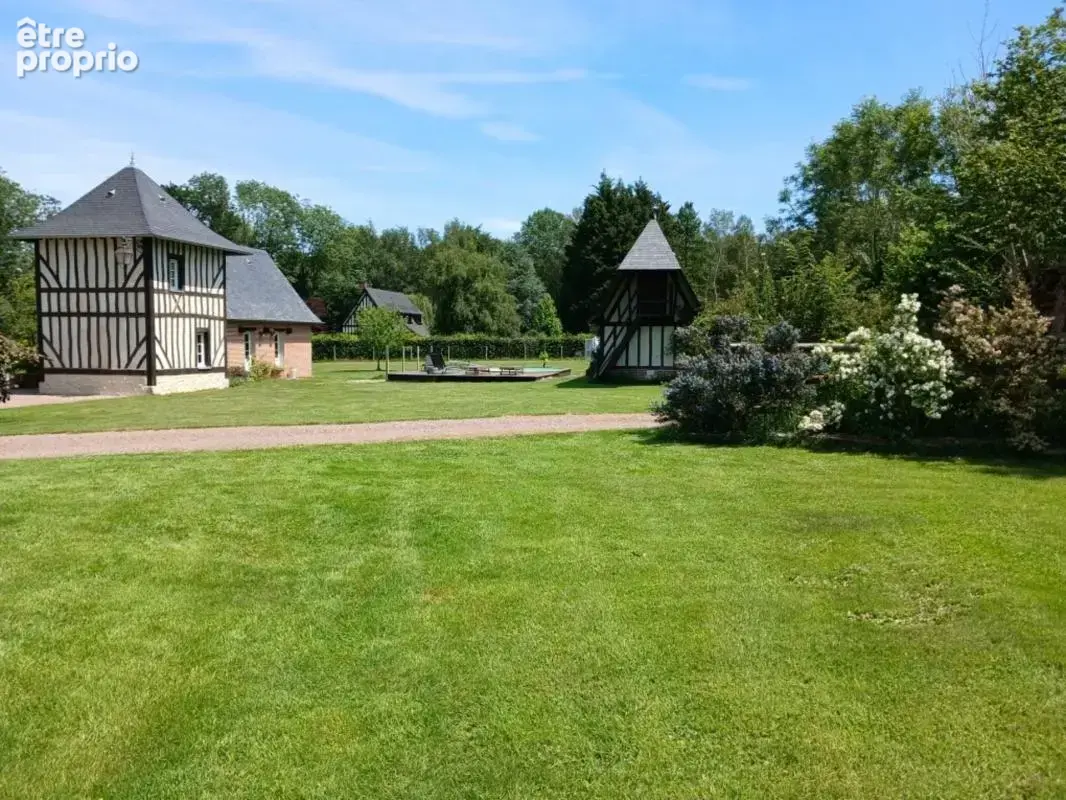 Maison de charme de 100 M2, 5 pièces 3 chambres avec une piscine et annexe sur un terrain de 4700 M2 à BONNEVILLE LA LOUVET (14) - photo 9