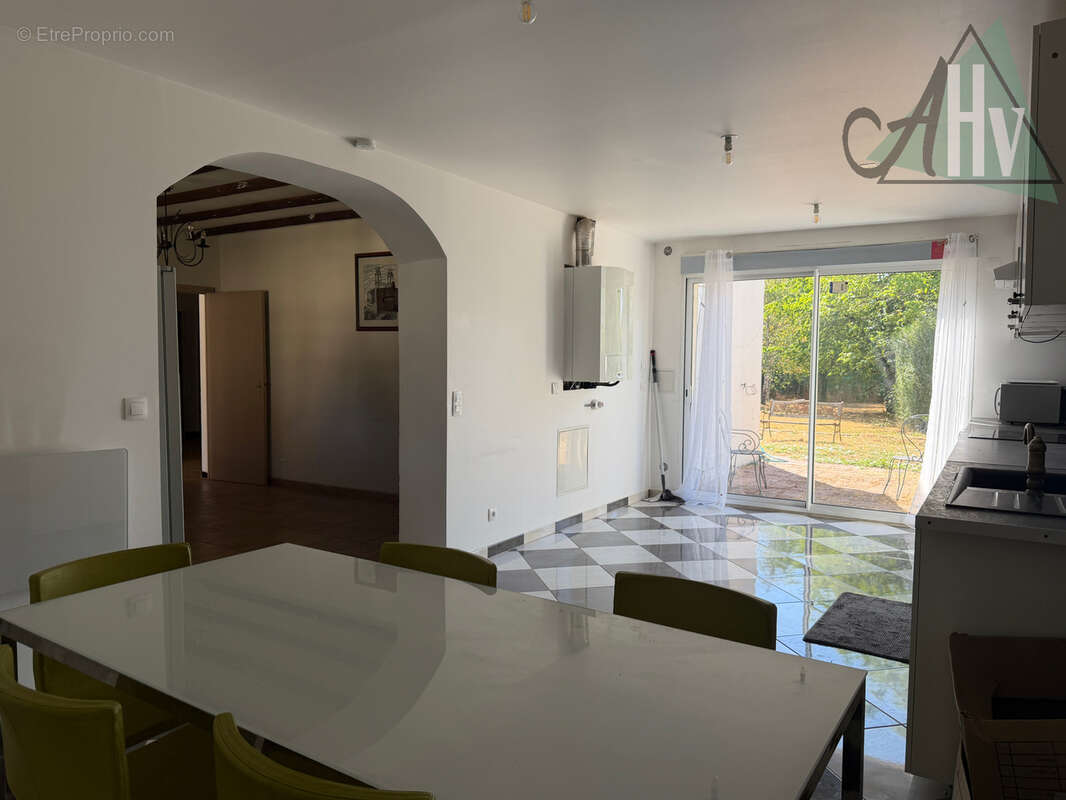 Maison fonctionnelle de plain-pied - 193 m2 - 7 pièces - Secteur Sourdun - photo 6