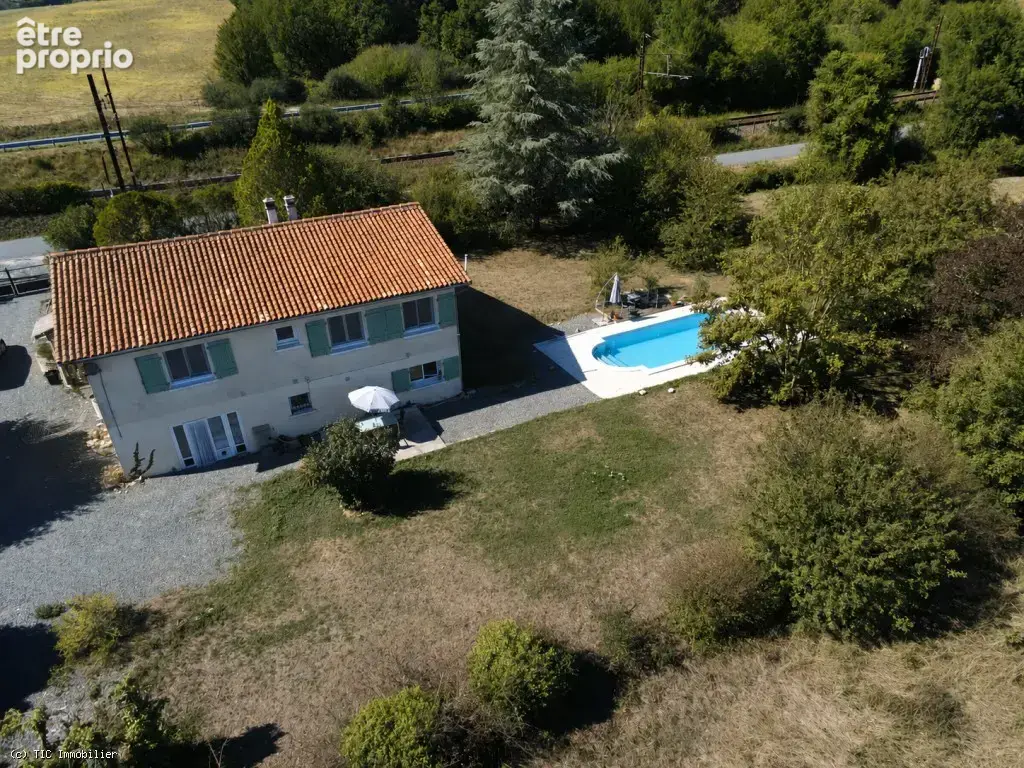 Maison à RUFFEC