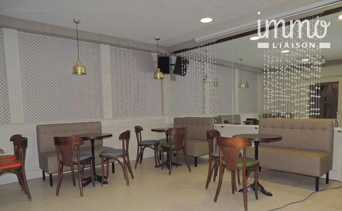 Commerce à LES VANS