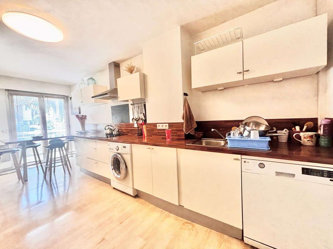 Cannes centre t5 132 m2 terrasses 20 m2 sud-ouest parkings caves parc 3784 €/m2 - photo 5