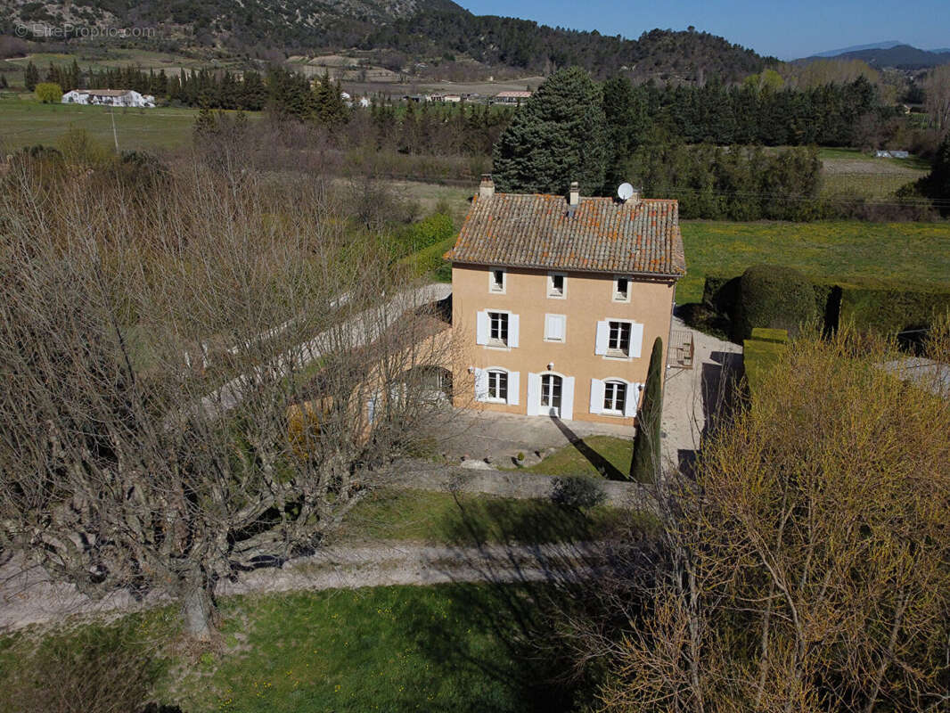 Grande demeure familiale avec piscine dans un bel environnement - photo 12