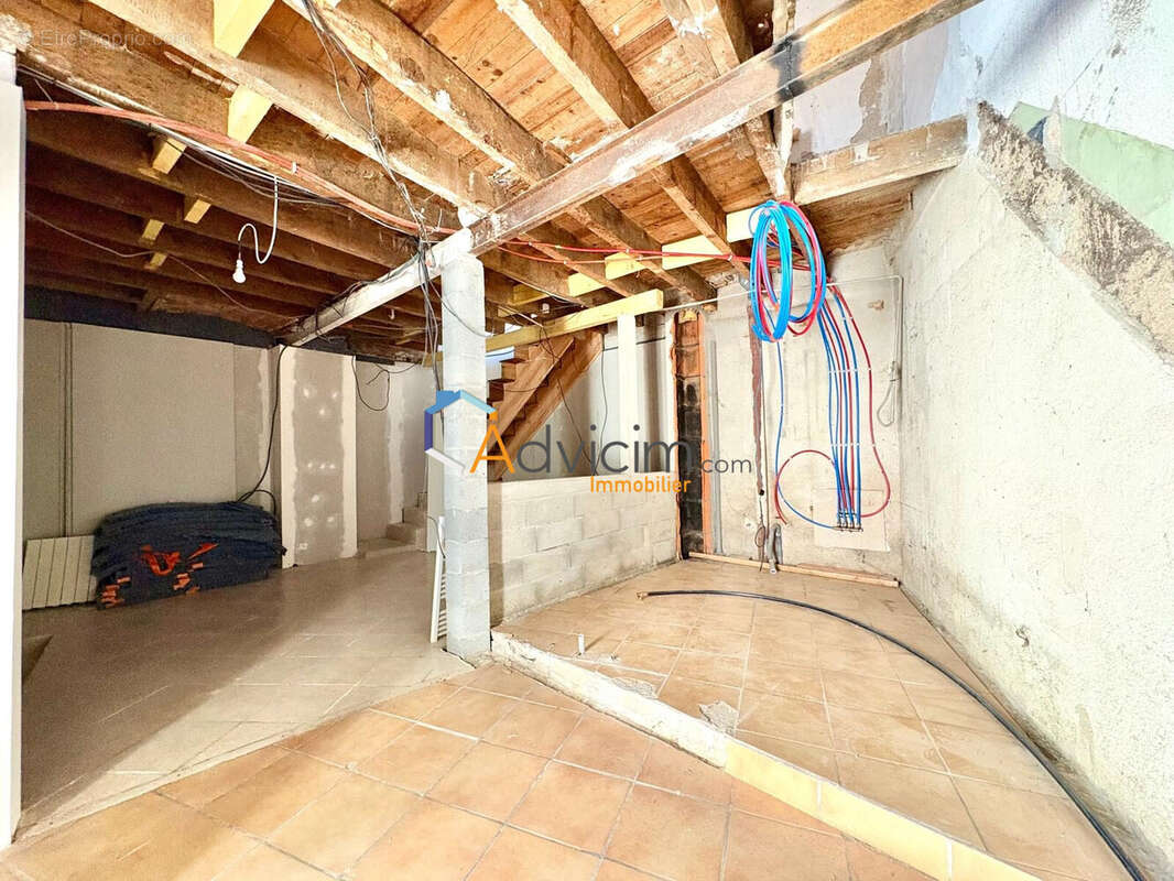 Maison à SURY-LE-COMTAL