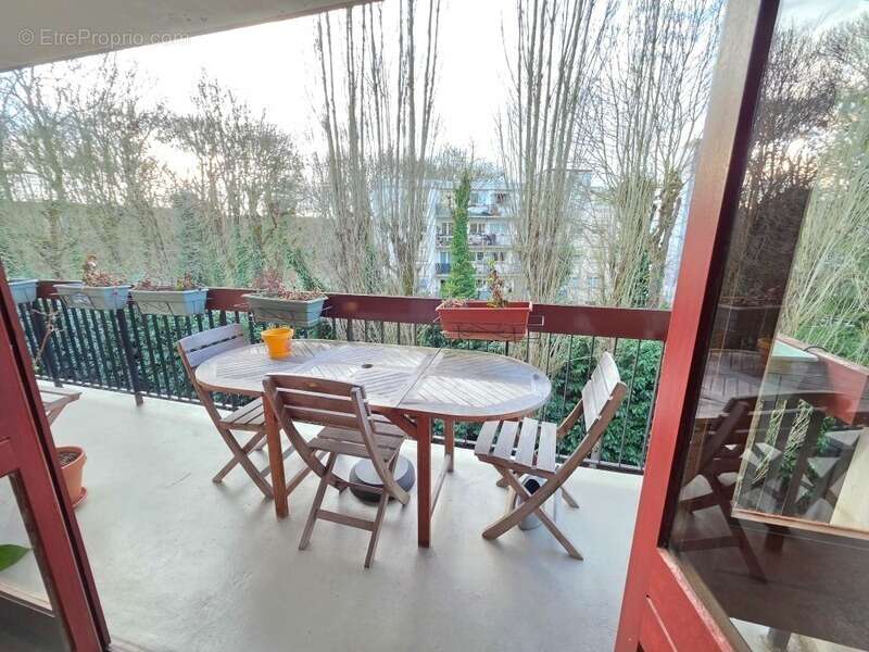 Appartement à VILLE-D'AVRAY