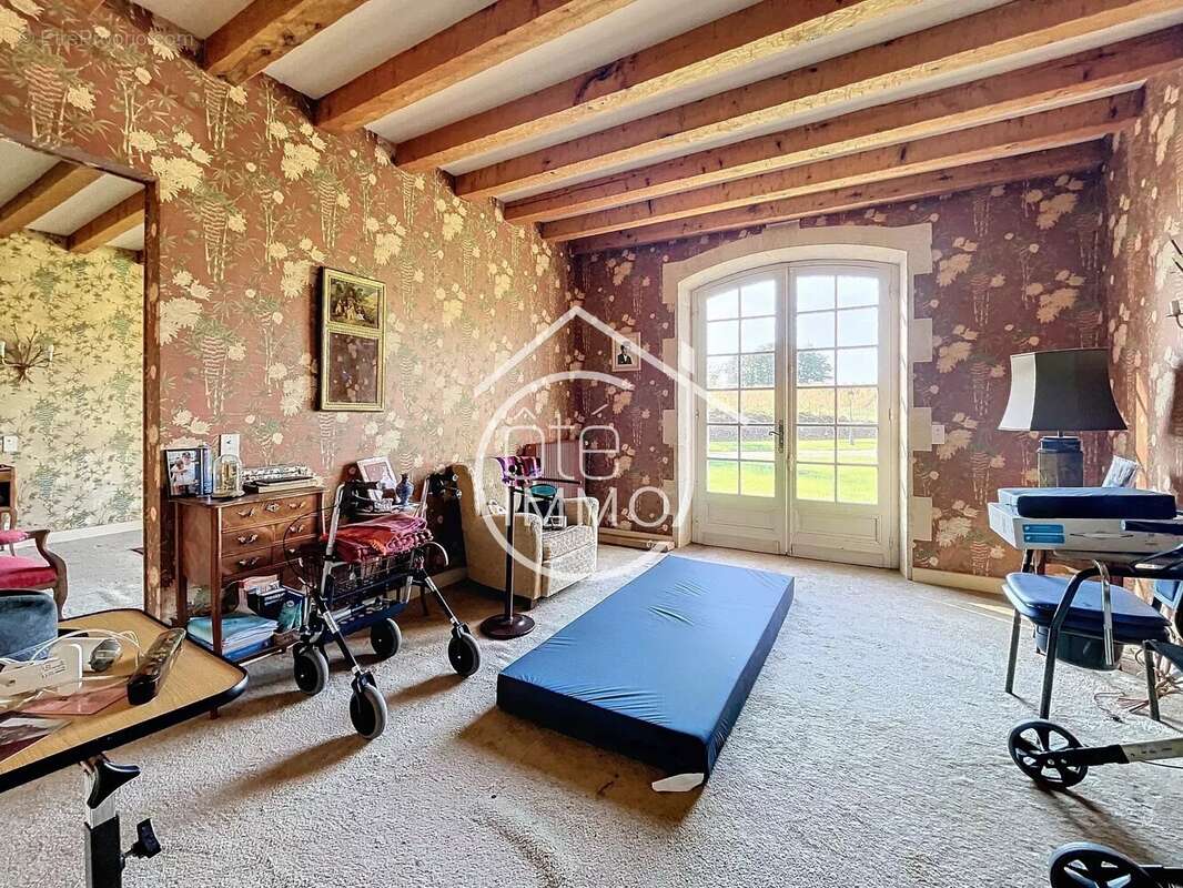 Maison à SAINT-EMILION