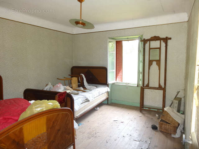 Maison à CHAPDES-BEAUFORT