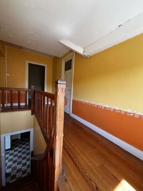 Maison à ANNOISIN-CHATELANS