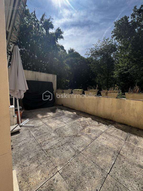 Rare : NOISIEL : Appartement avec balcons, terrasse et garage individuel - photo 7