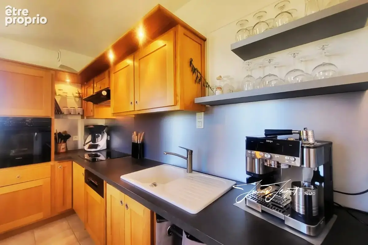 MÉSIGNY - T4 entièrement rénové - Toiture et PAC très récentes - Combles aménageables en appartement locatif - photo 6