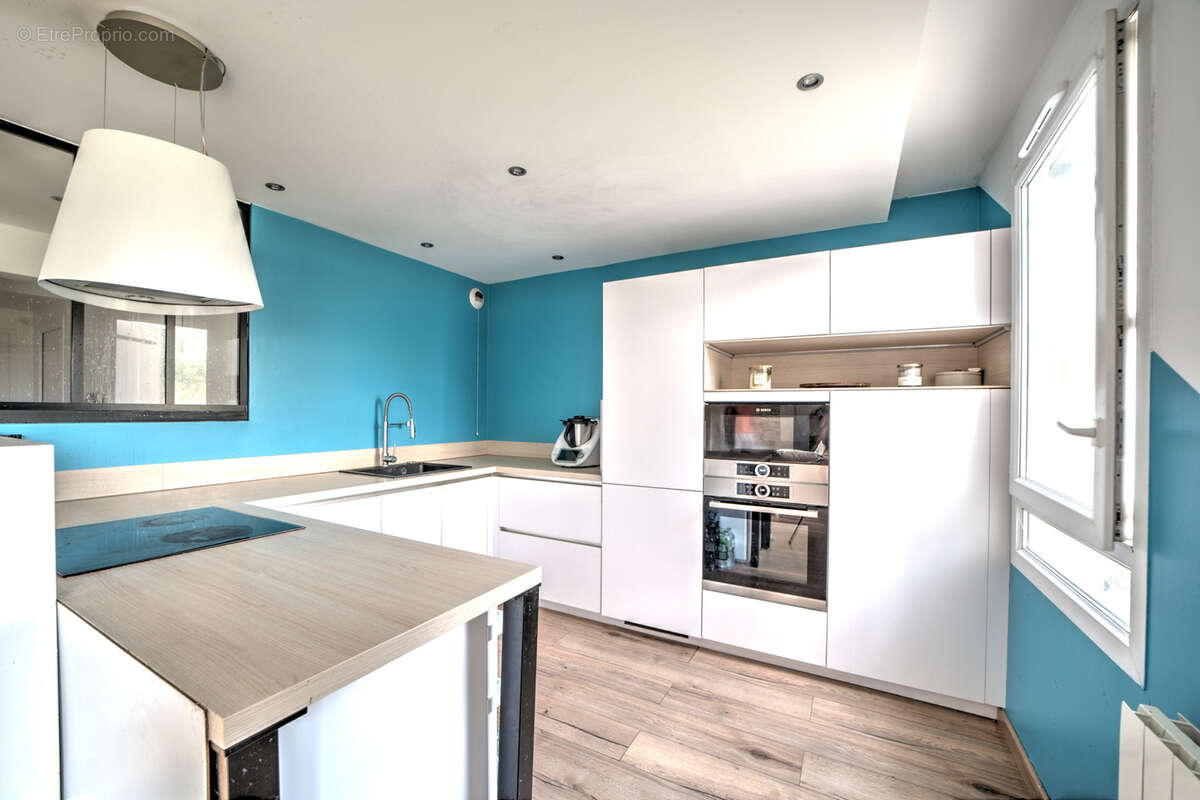 Appartement à PERON