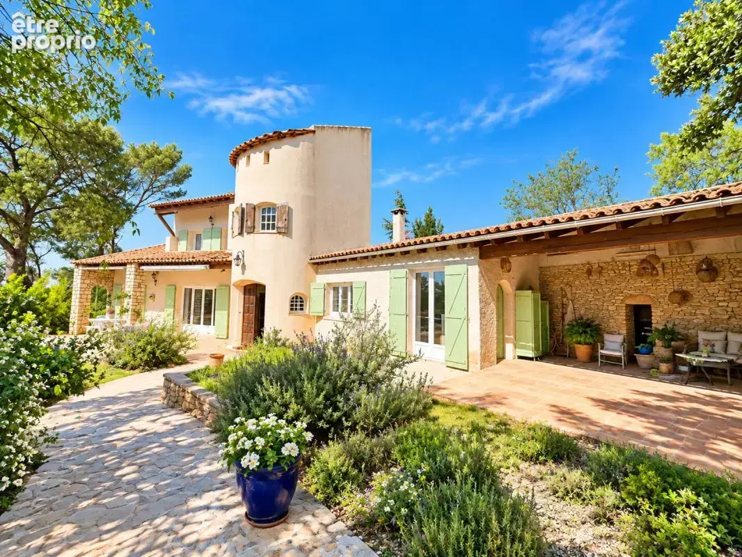 Villa d'exception de 200m2 sur un parc de garrigue de 7 600m2 - photo 1