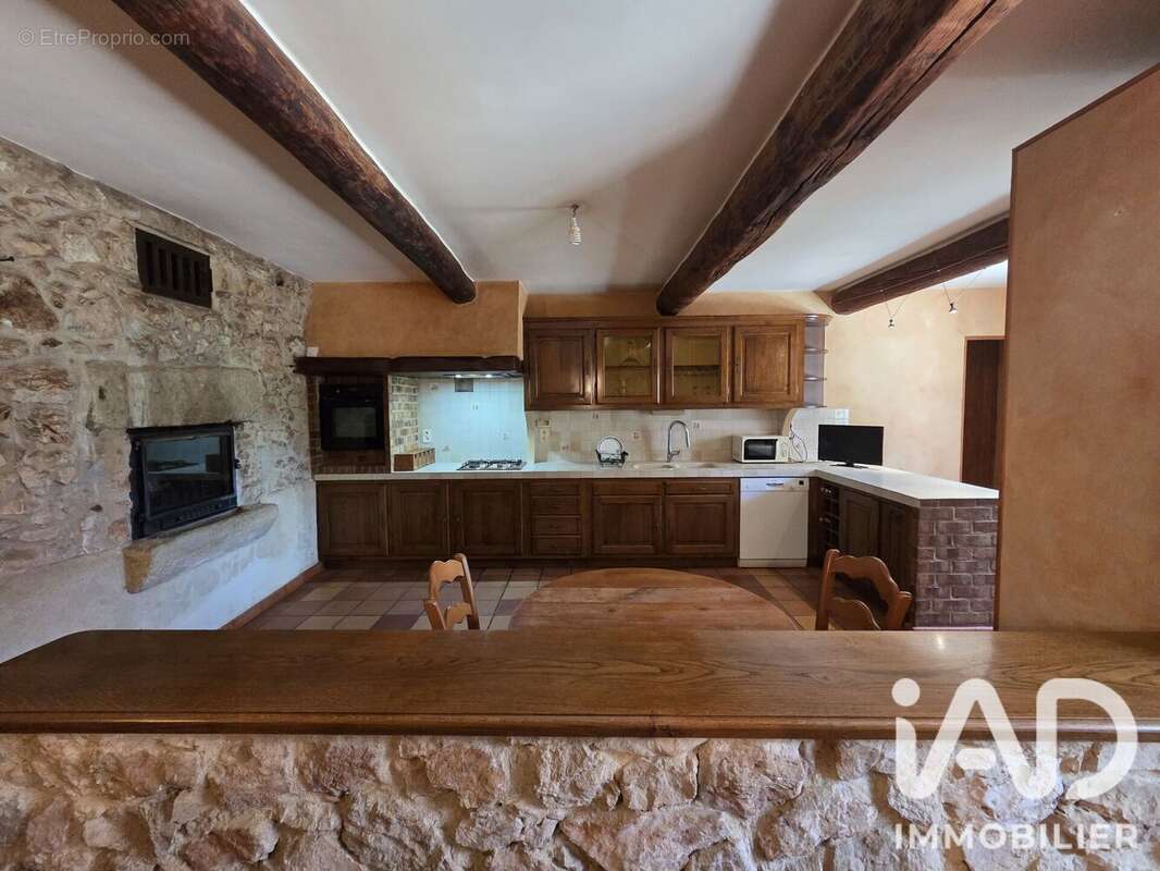 Maison 190 m² à Roquemaure  - photo 3