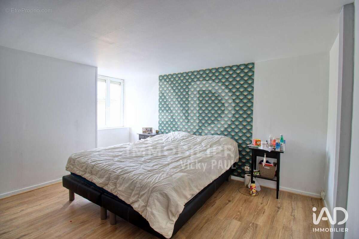 Photo 5 - Commerce à NEUVILLE-AUX-BOIS