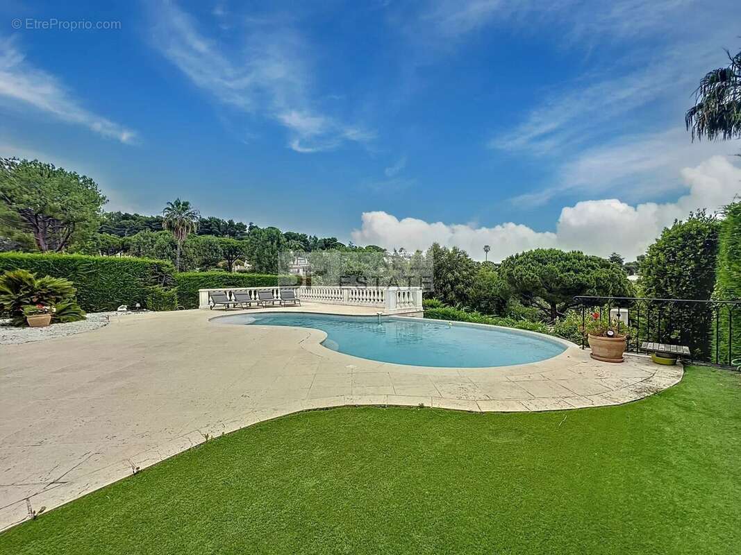 Maison à VILLENEUVE-LOUBET