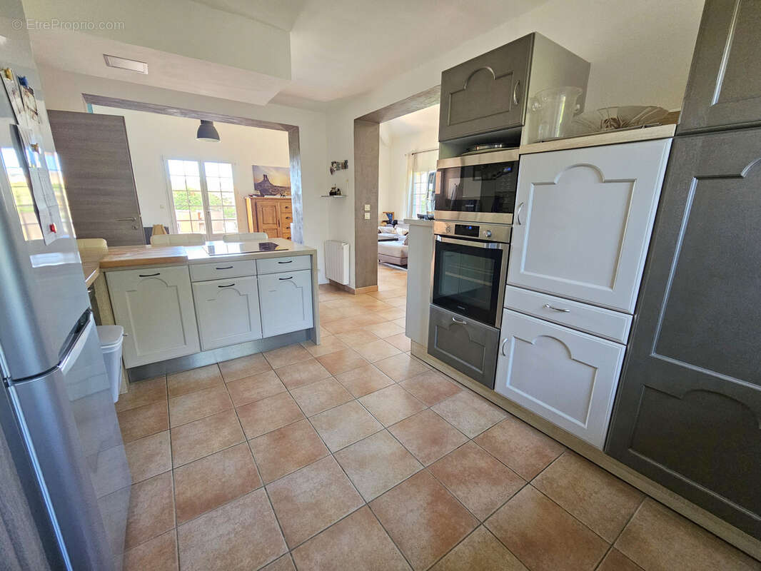 Maison à BAGNOLS-EN-FORET