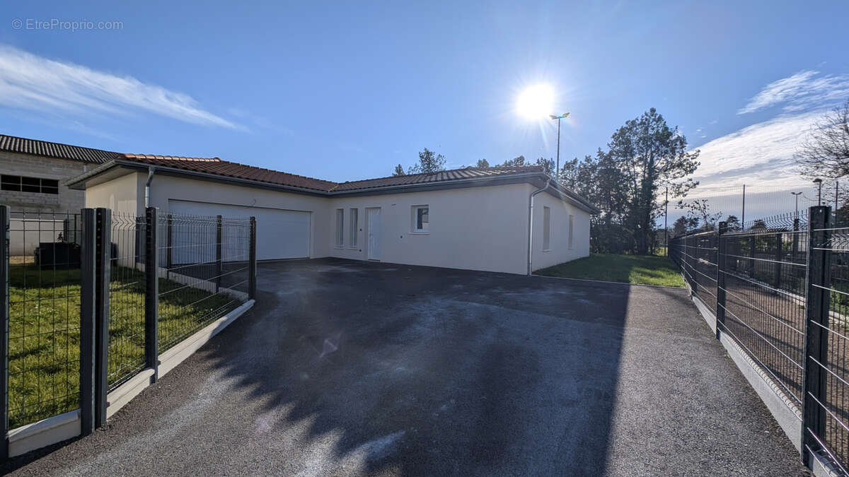 Maison à SAINT-DENIS-EN-BUGEY