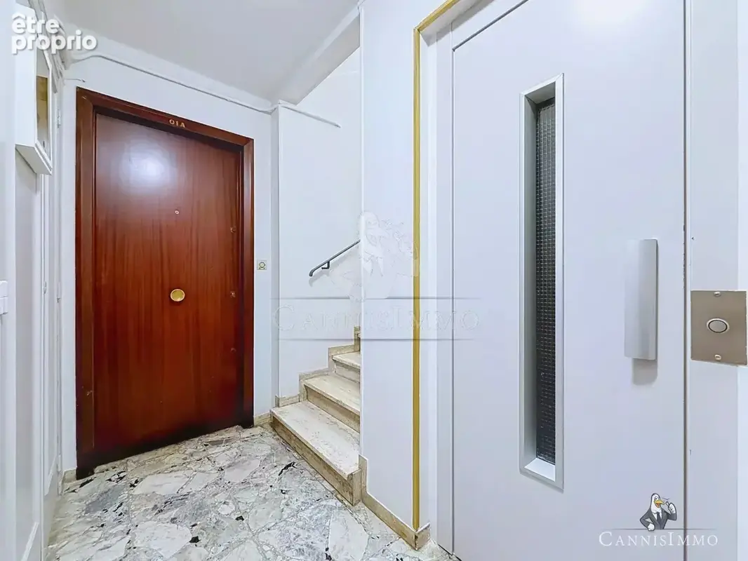 Cannes centre - grand studio coin nuit balcon - photo 7