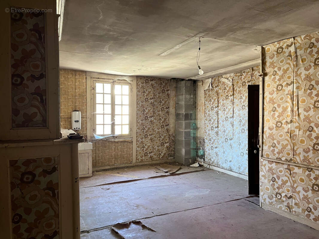 Maison à COUSSAC-BONNEVAL