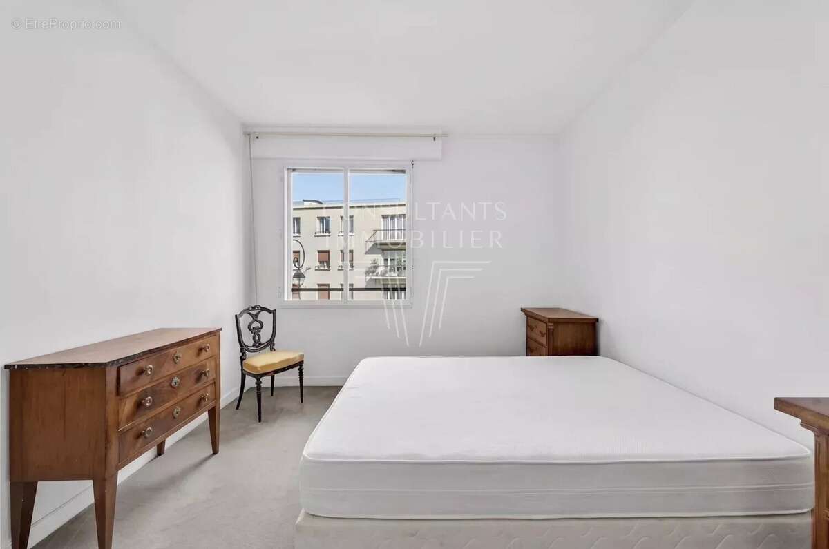 Appartement à NEUILLY-SUR-SEINE
