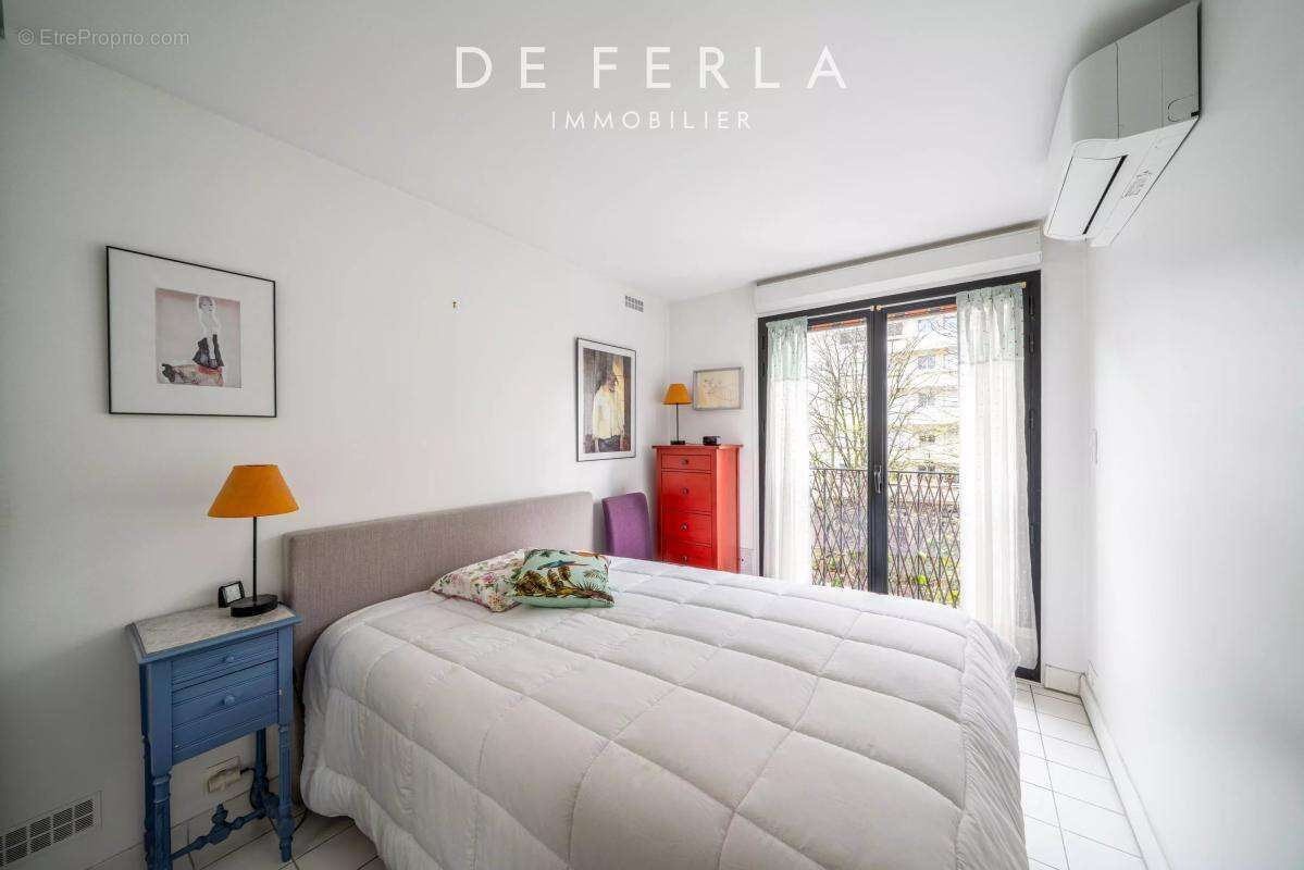 Appartement à PARIS-14E