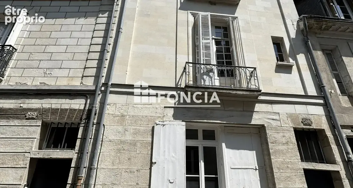Immeuble entre la Cathédrale et le Théâtre - photo 6