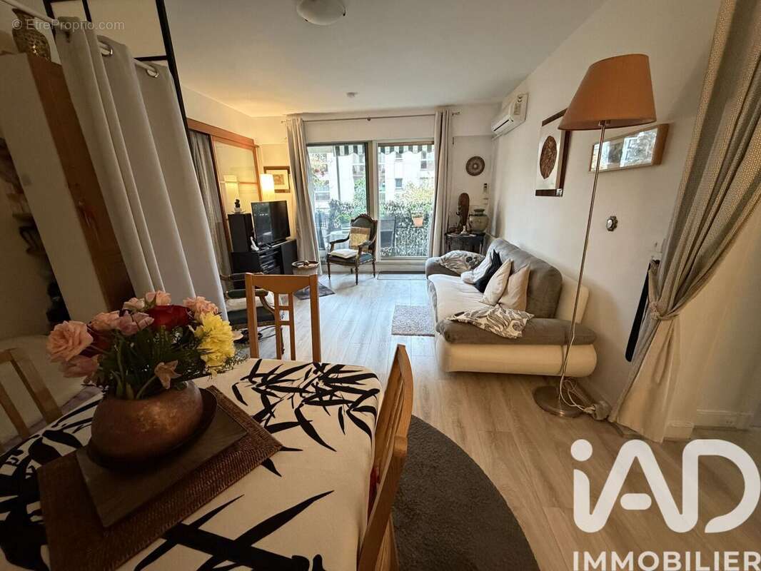 Photo 2 - Appartement à LE KREMLIN-BICETRE