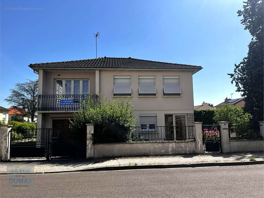 Maison à CHATENOY-LE-ROYAL