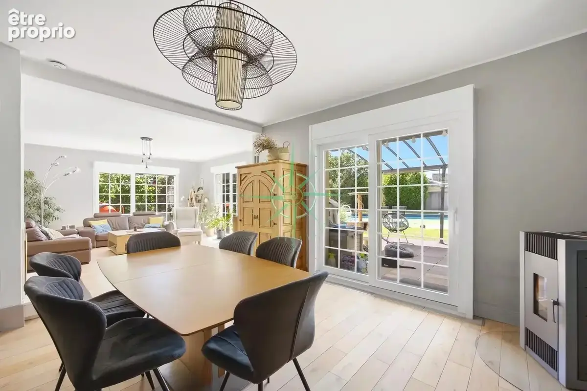 Propriété familiale de 185 m2 avec piscine, sans vis-à-vis. - photo 4