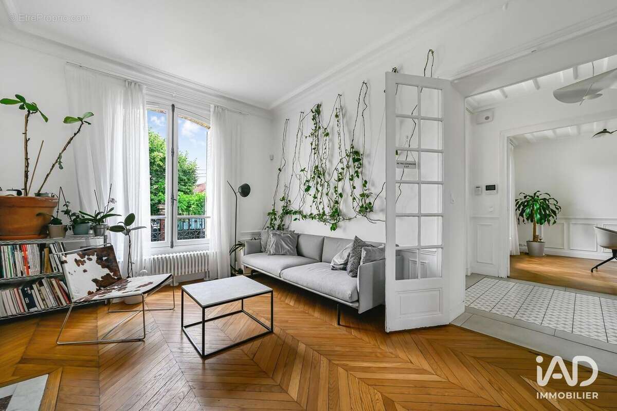 Photo 4 - Commerce à SAINT-MAUR-DES-FOSSES