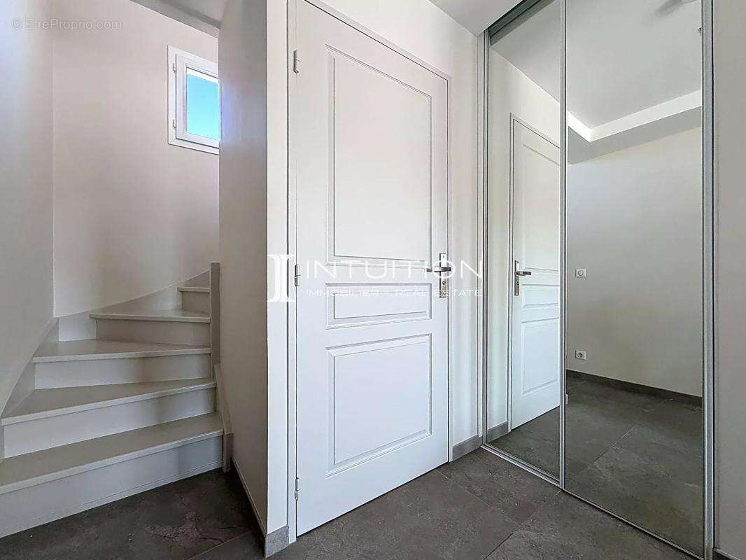 Cannes - Croix des Gardes : Superbe duplex avec vaste terrasse - photo 11