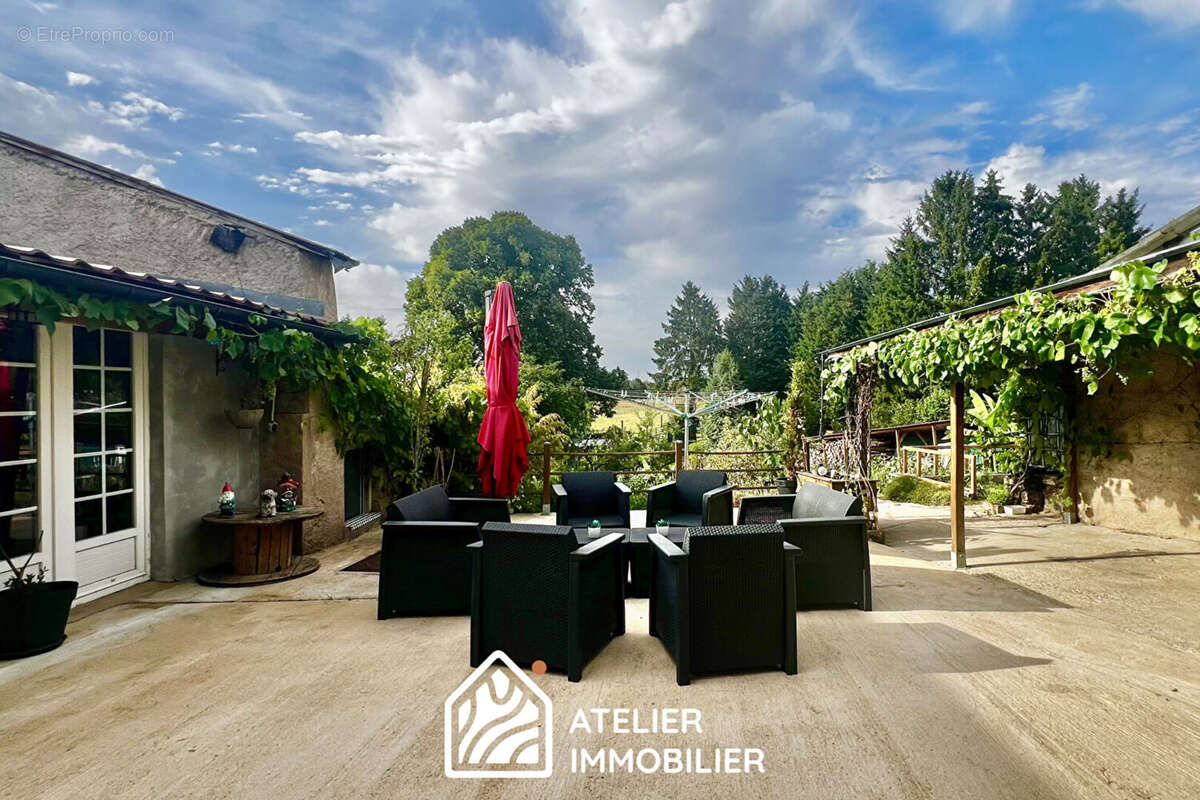 À VENDRE - MAISON - 8 pièces - 153m2 - photo 13