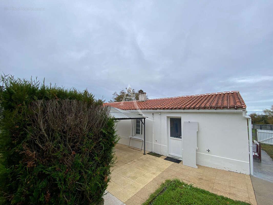 Maison à SAINT-MICHEL-EN-L&#039;HERM