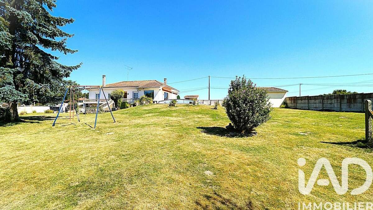 Photo 2 - Maison à MONTENDRE