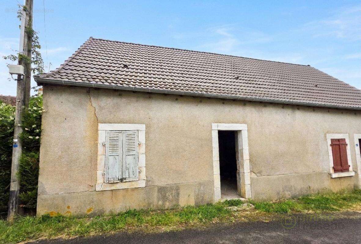 Maison à CHITRAY