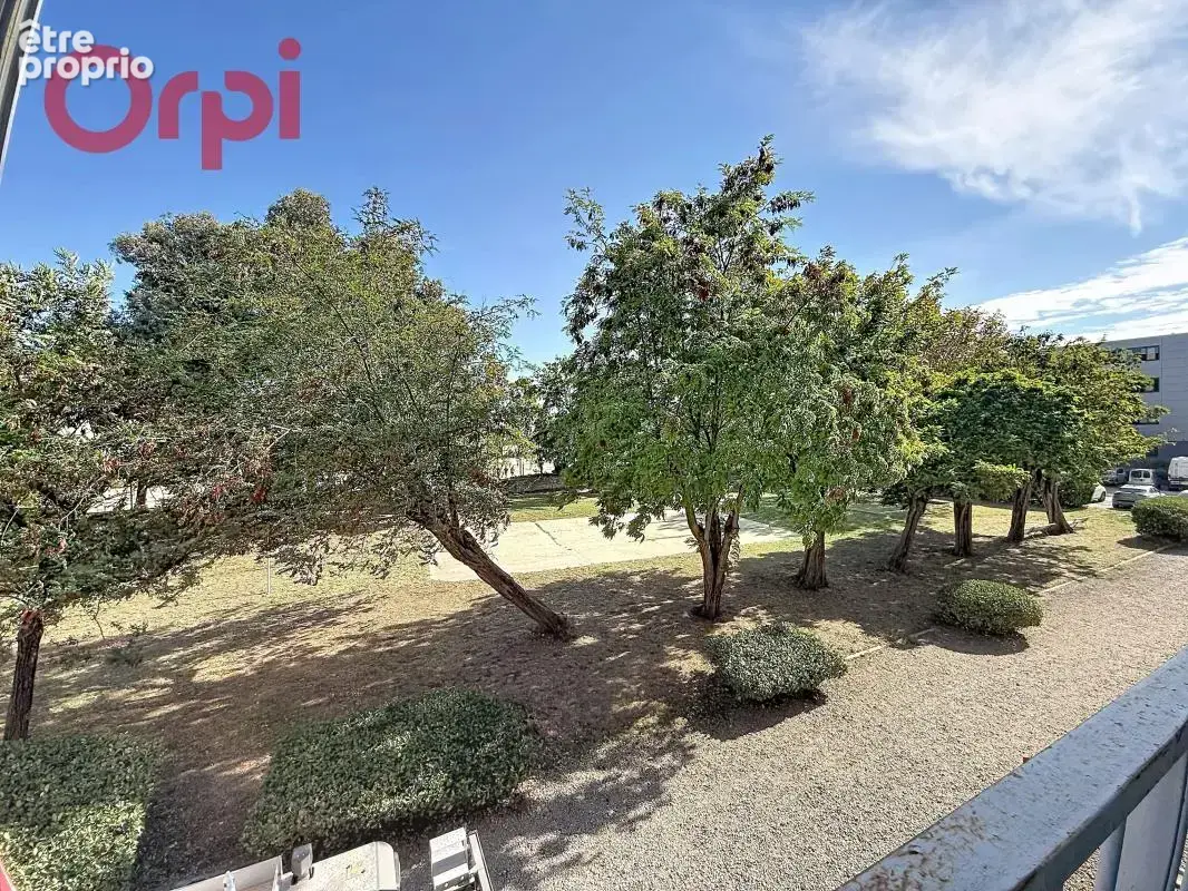 Appartement À Vendre 3 pièces La Seyne/mer - ascenseur - parking - DPE C - photo 8