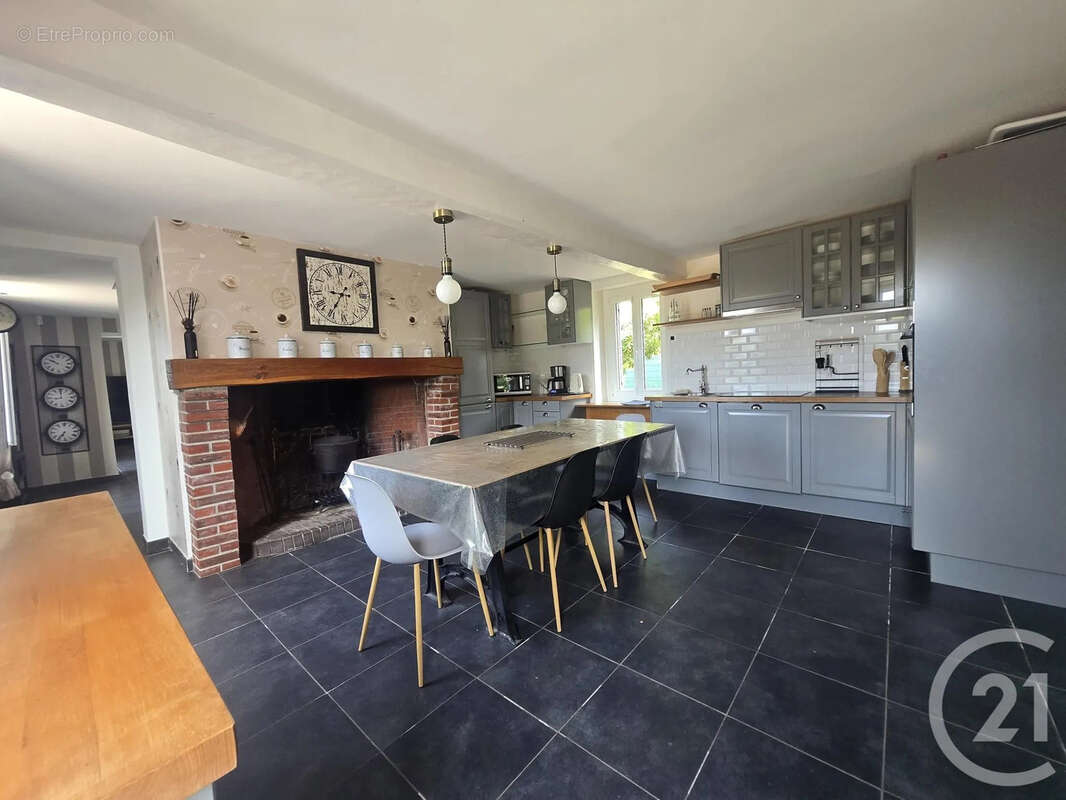 Maison 132 m² à Les Baux-De-Breteuil  - photo 3
