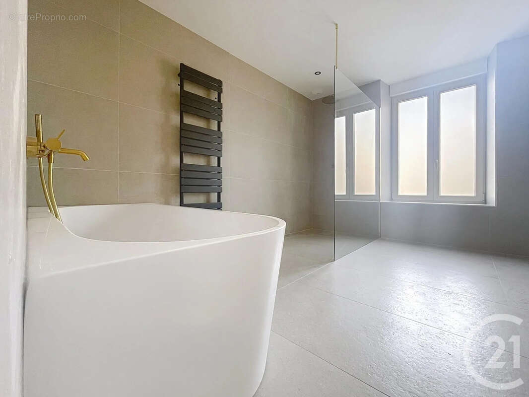 Maison 213 m² à Thaon-Les-Vosges  - photo 10