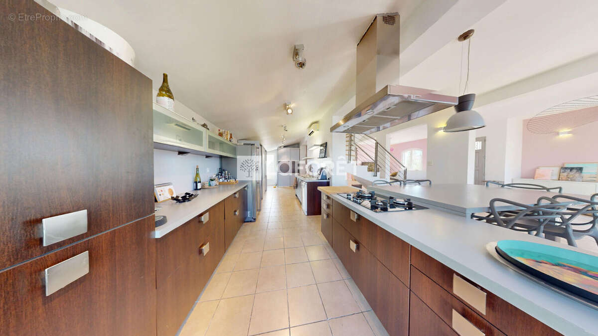 Maison à LA FARE-LES-OLIVIERS