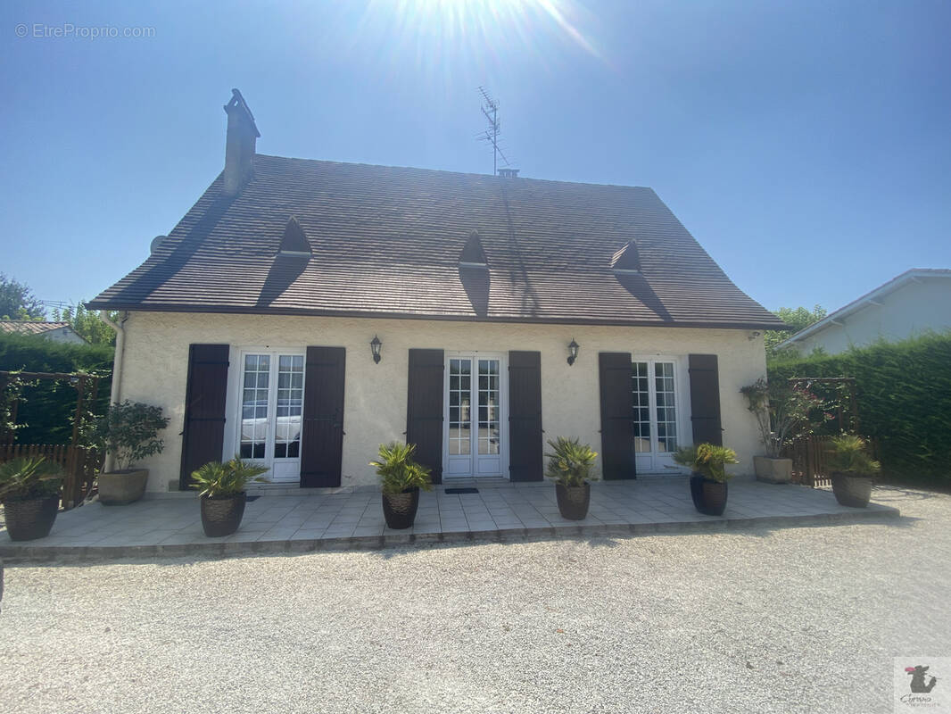 EST BERGERAC, Maison traditionnelle RÉNOVÉE, 3 chambres, dépendance, grande piscine, beau parc - photo 3