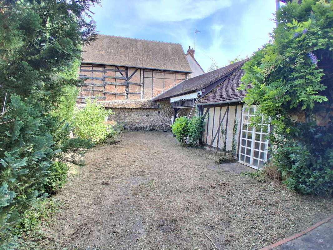 Maison à LA CHATRE