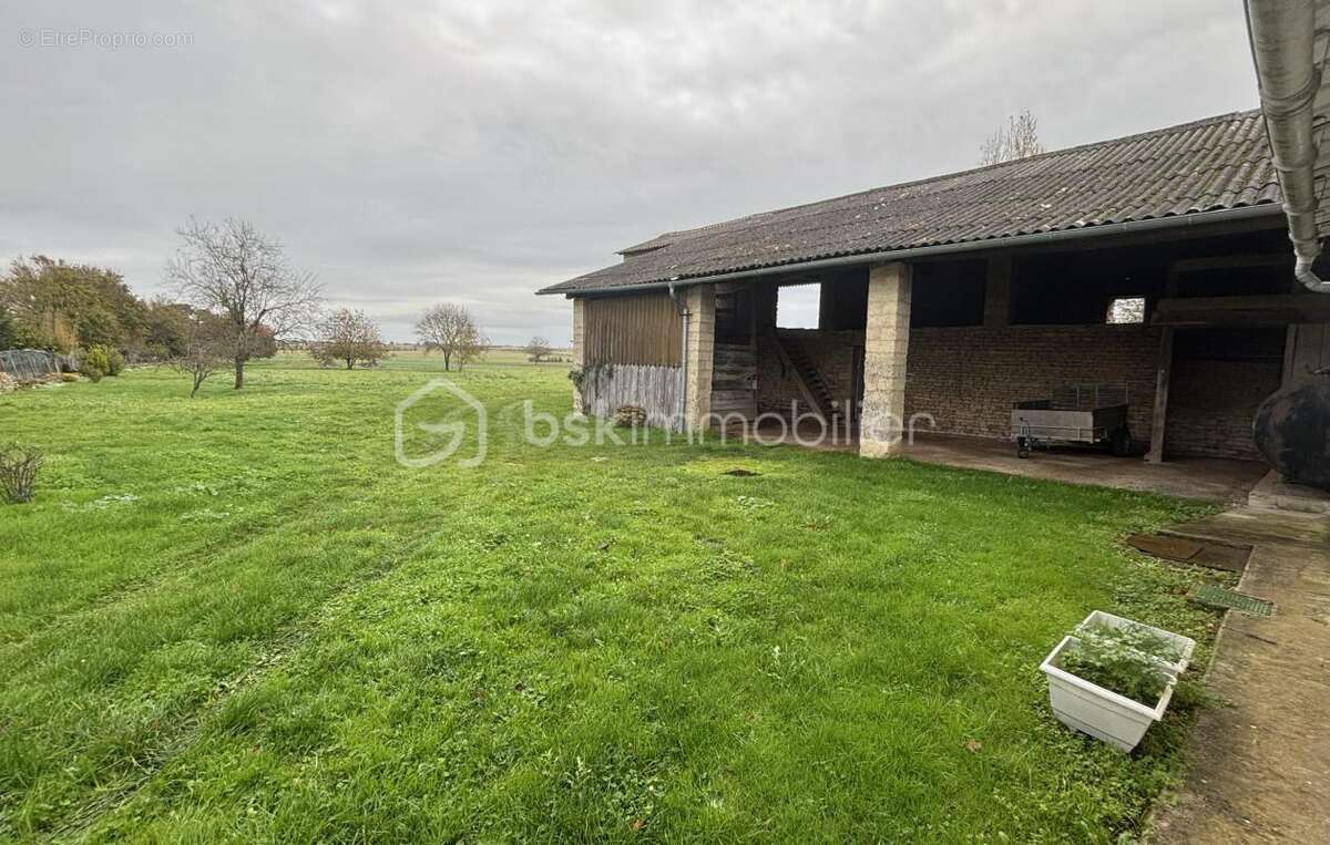 Maison à MAUZE-SUR-LE-MIGNON