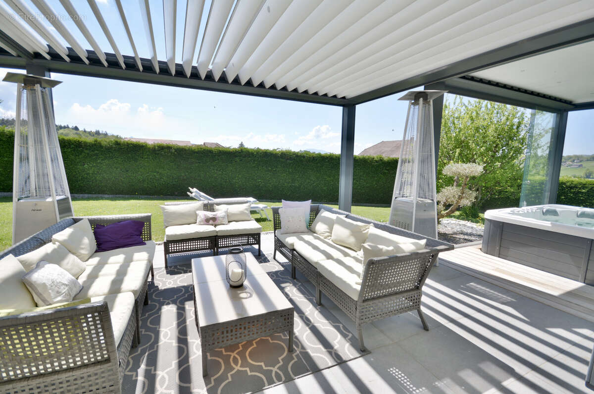 Maison à VILLY-LE-PELLOUX