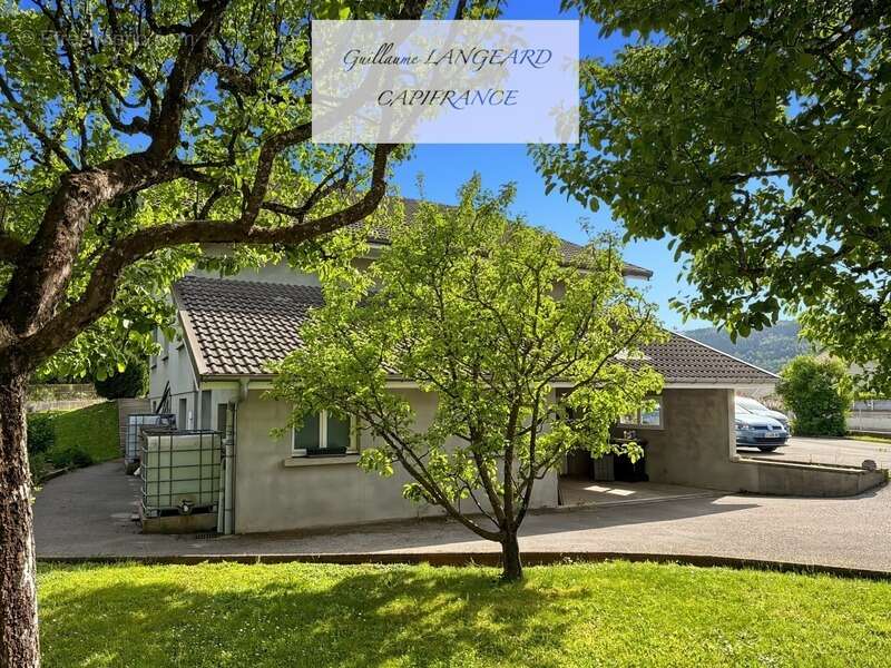 Groissiat (01) - maison spacieuse 6 pièces – 163 m² – terrain 1763 m² - photo 2