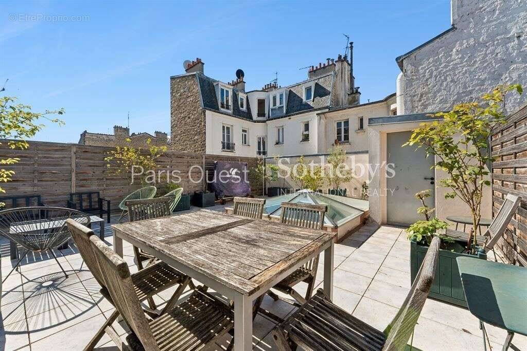 Maison à LEVALLOIS-PERRET