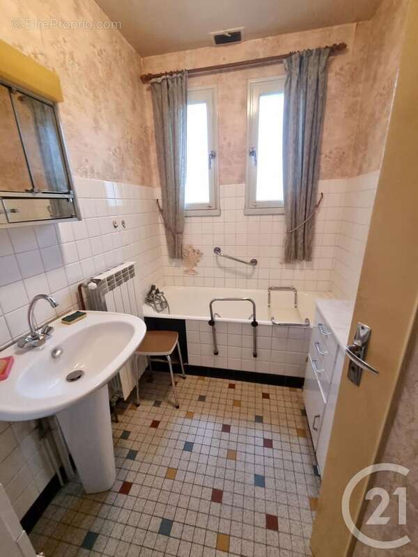 Maison à SAINT-USUGE