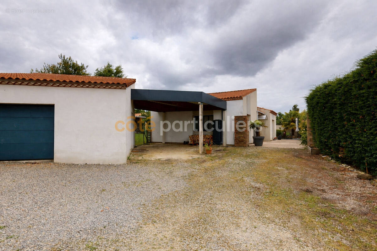 Maison à SAINT-ANDRE-TREIZE-VOIES