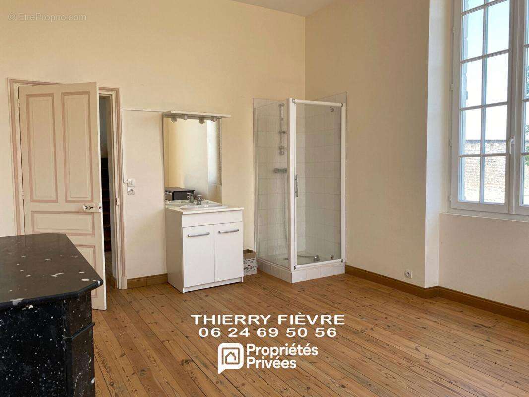 A  VENDRE 86120 LES TROIS MOUTIERS Maison bourgeoise de 299 m2 avec jardin et dépendance - photo 11