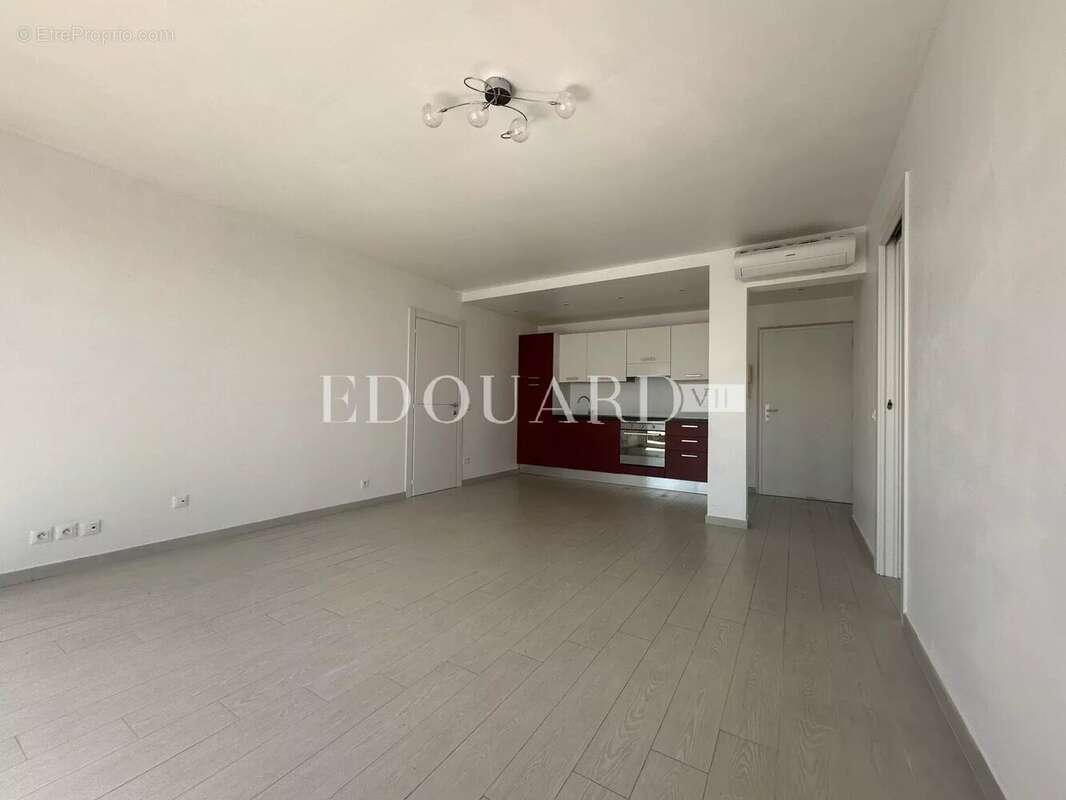 Appartement à ROQUEBRUNE-CAP-MARTIN