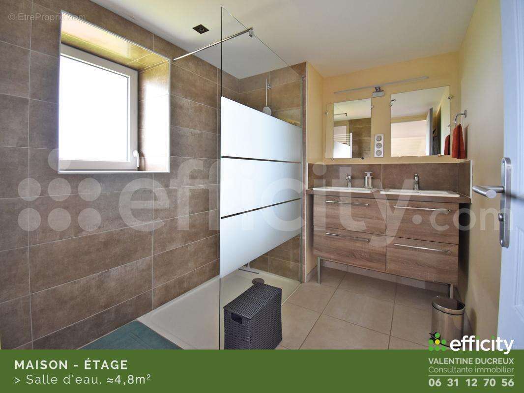 Maison à CHAZELLES-SUR-LYON